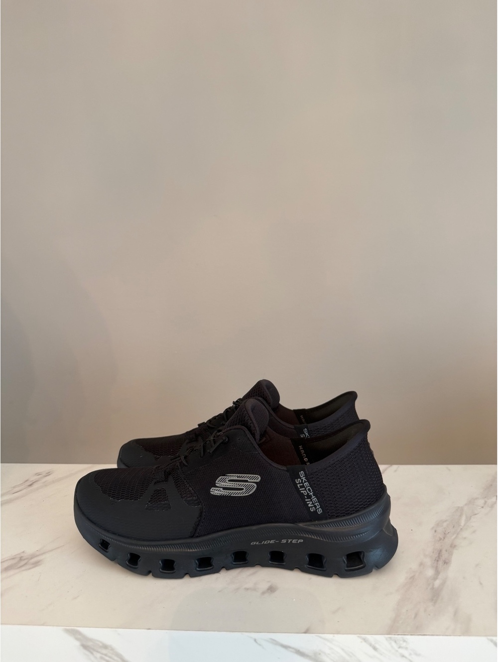 Skechers Women's Hands Free Slip-ins: Glide-Step Pro - Black (Size 7)